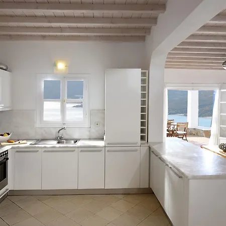 Holiday home Chrysta